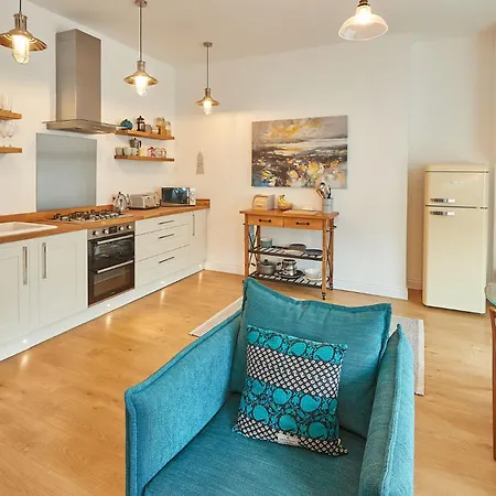 Apartment Centre 3-bed 3-bath Saltburn-by-the-Sea